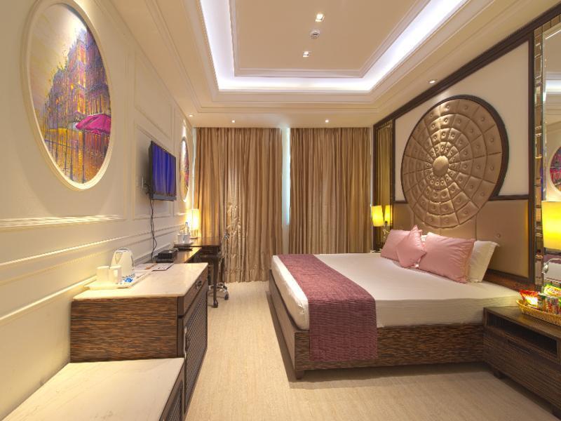 The First Hotel Chandigarh Exterior photo
