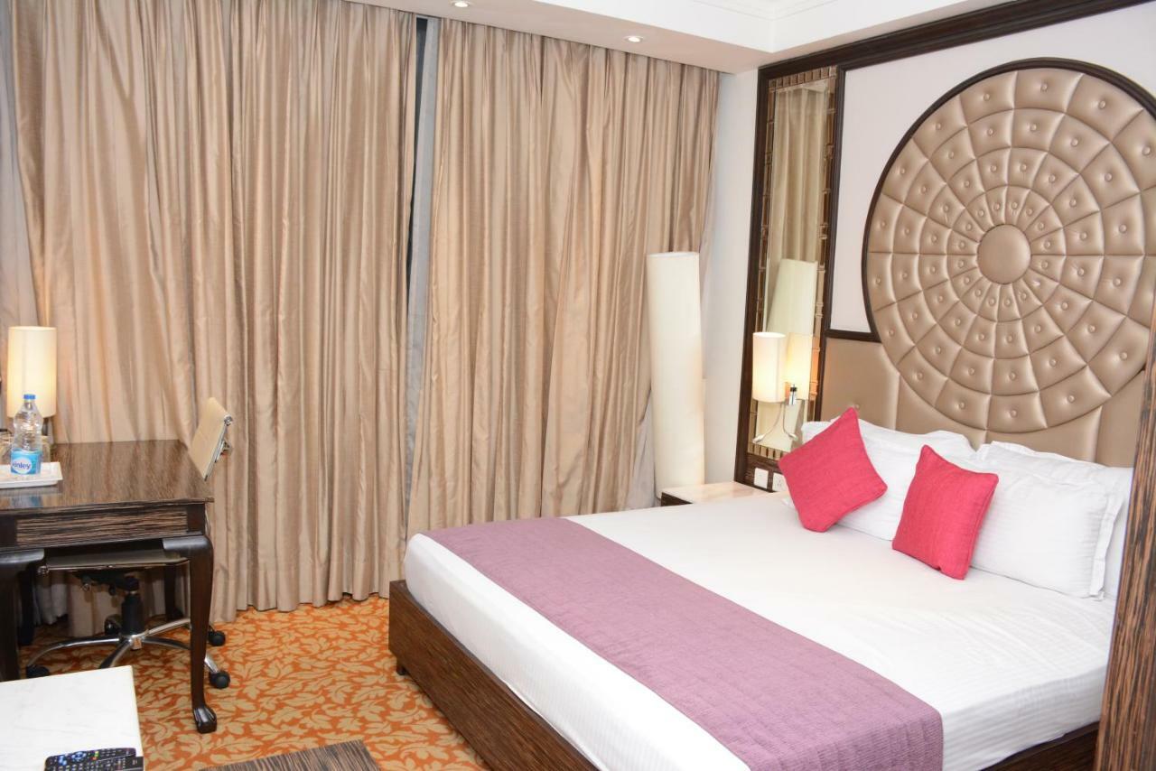 The First Hotel Chandigarh Exterior photo